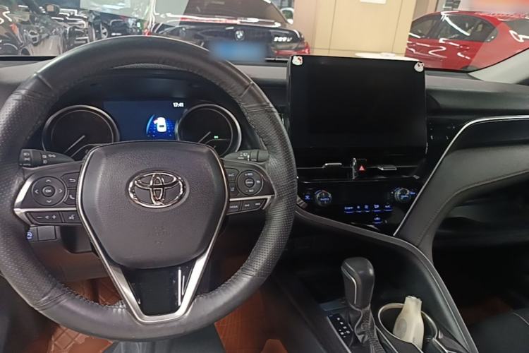 Used Toyota Camry 2021 2.0G Luxury Edition Center Console