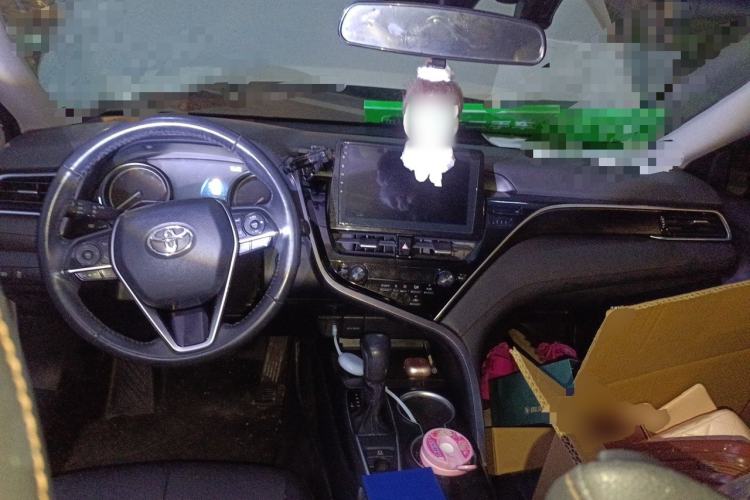 Used Toyota Camry 2021 2.0G Luxury Edition Center Console