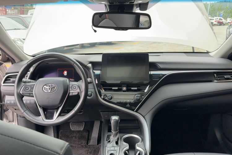 Used Toyota Camry 2021 2.5G Luxury Edition Center Console