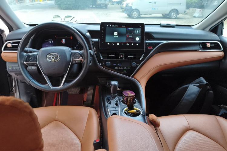 Used Toyota Camry 2021 2.5G Luxury Edition Center Console