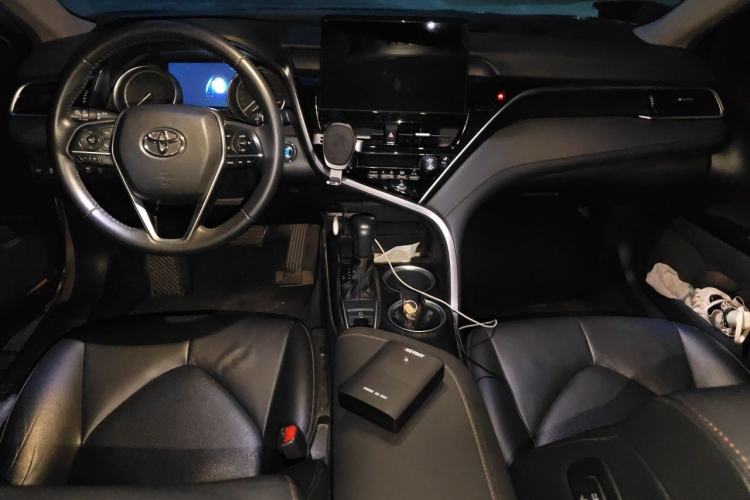 Used Toyota Camry 2021 2.0G Luxury Edition Center Console