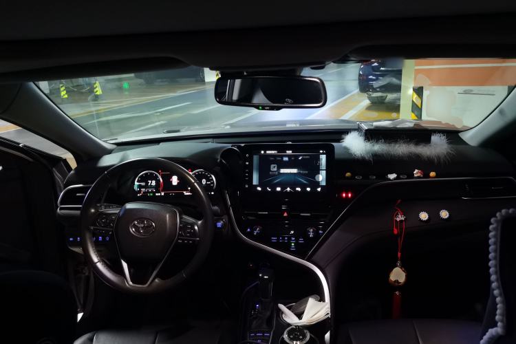 Used Toyota Camry 2021 2.5G Luxury Edition Center Console