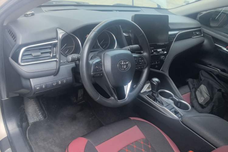 Used Toyota Camry 2021 2.0G Luxury Edition Center Console