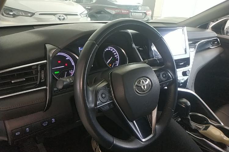 Used Toyota Camry 2021 Dual-Motor 2.5 HGVP Leading Edition Center Console
