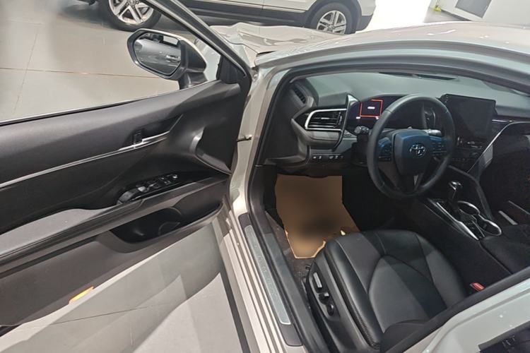 Used Toyota Camry 2021 2.5G Luxury Edition Driver Seat