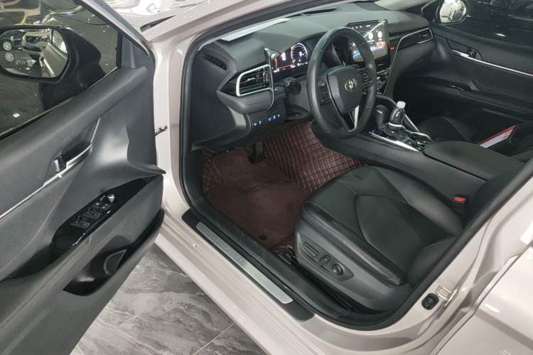 Used Toyota Camry 2021 2.5G Luxury Edition Driver Seat