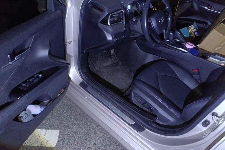 Used Toyota Camry 2021 2.0G Luxury Edition Driver Seat