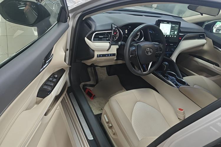 Used Toyota Camry 2021 2.0G Luxury Edition Driver Seat