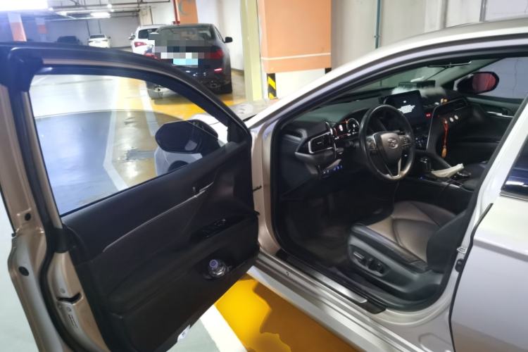 Used Toyota Camry 2021 2.5G Luxury Edition Driver Seat
