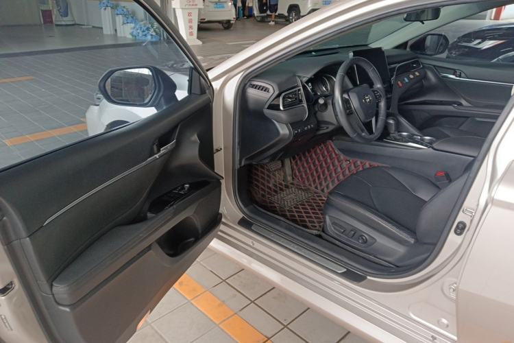 Used Toyota Camry 2021 2.0G Luxury Edition Driver Seat