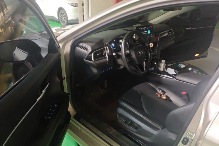 Used Toyota Camry 2021 2.0G Luxury Edition Driver Seat
