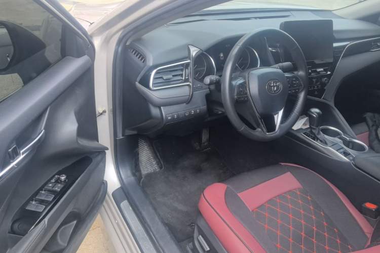 Used Toyota Camry 2021 2.0G Luxury Edition Driver Seat