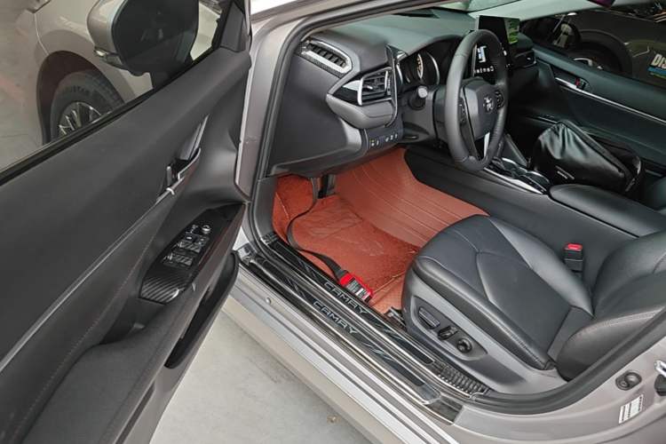 Used Toyota Camry 2021 2.0G Luxury Edition Driver Seat