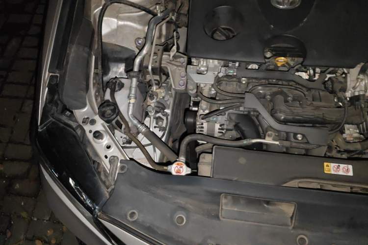 Used Toyota Camry 2021 2.0G Luxury Edition Engine Bay Right