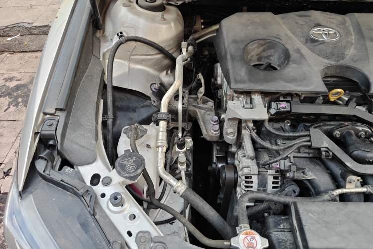 Used Toyota Camry 2021 2.0S FENGSHANG Edition Engine Bay Right