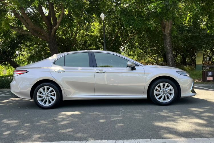 Used Toyota Camry 2021 2.0G Luxury Edition Exterior 2