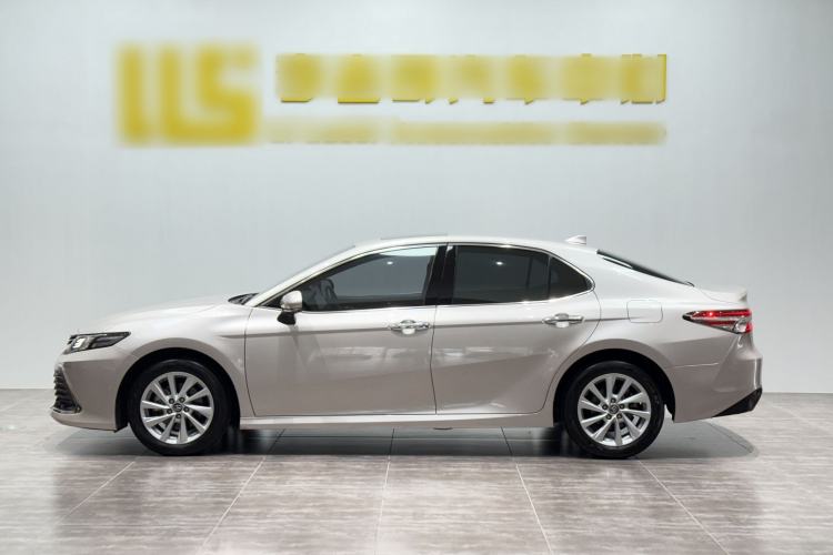 Used Toyota Camry 2021 2.0G Luxury Edition Exterior 3