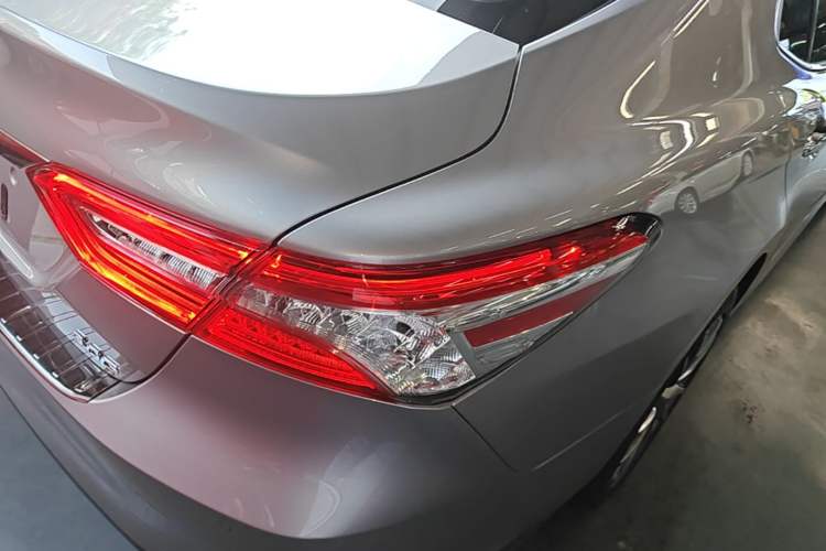 Used Toyota Camry 2021 2.0G Luxury Edition Exterior 3
