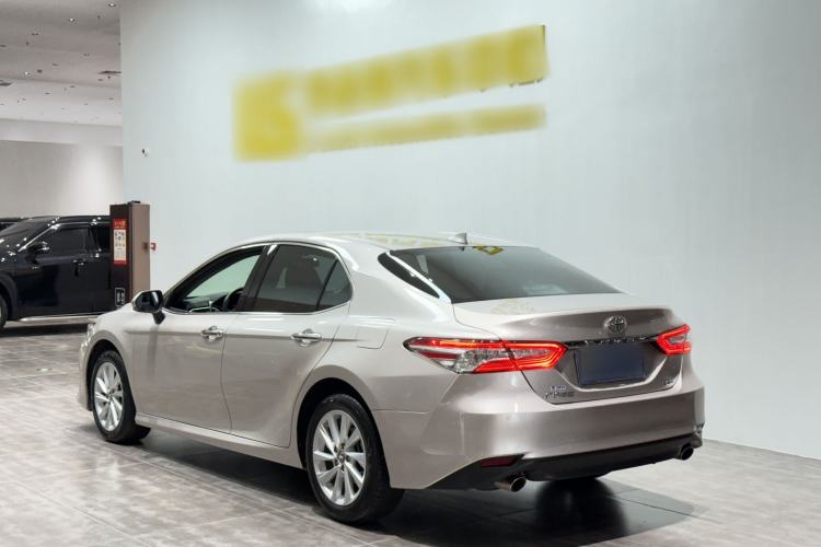 Used Toyota Camry 2021 2.0G Luxury Edition Exterior 4