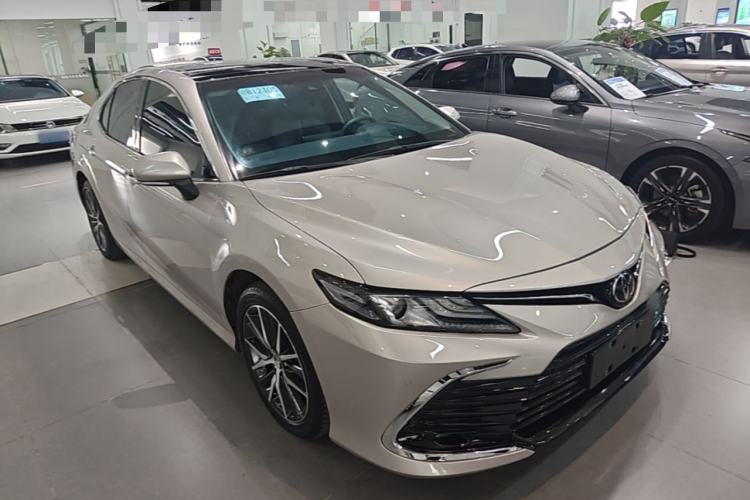 Used Toyota Camry 2021 2.5G Luxury Edition Front Right 45 Deg