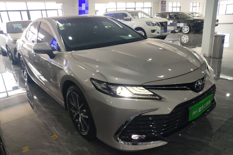 Used Toyota Camry 2021 2.5G Luxury Edition Front Right 45 Deg
