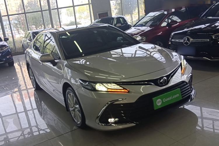 Used Toyota Camry 2021 2.0G Luxury Edition Front Right 45 Deg