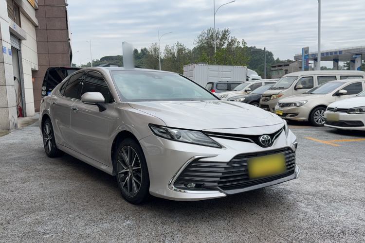 Used Toyota Camry 2021 2.5G Luxury Edition Front Right 45 Deg