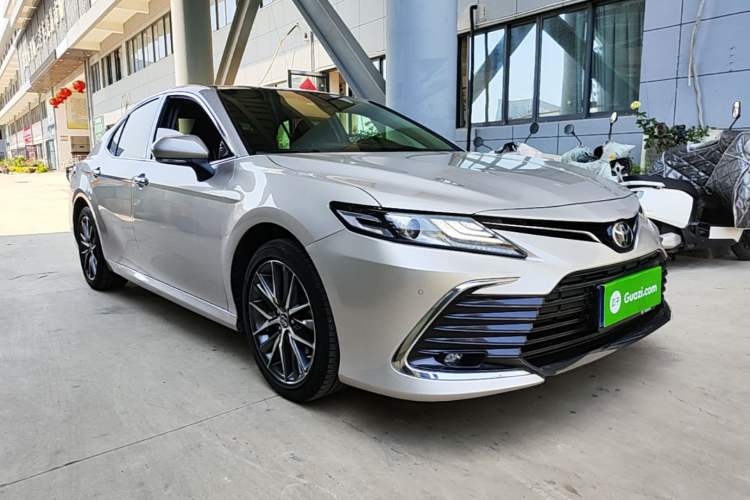 Used Toyota Camry 2021 2.5G Luxury Edition Front Right 45 Deg