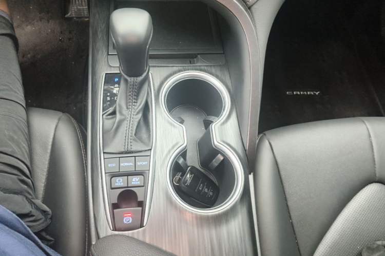 Used Toyota Camry 2021 Dual-Motor 2.5HG Luxury Edition Gear Lever