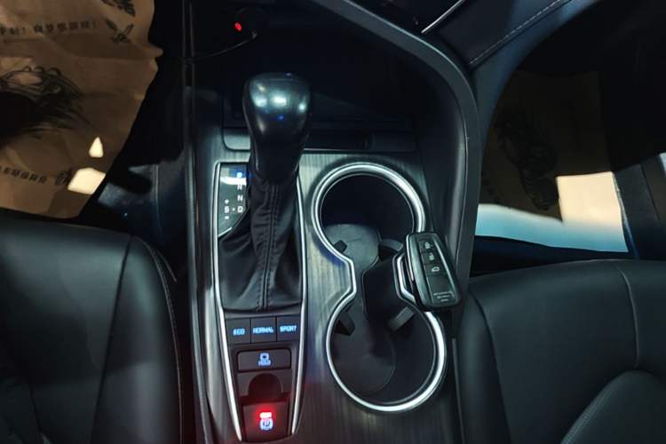 Used Toyota Camry 2021 2.5G Luxury Edition Gear Lever