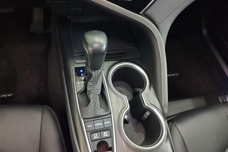 Used Toyota Camry 2021 Dual-Motor 2.5HG Luxury Edition Gear Lever