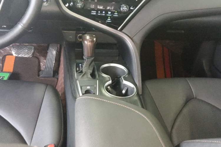 Used Toyota Camry 2021 2.0G Luxury Edition Gear Lever