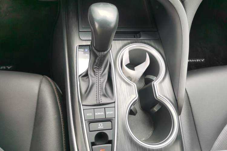 Used Toyota Camry 2021 2.5G Luxury Edition Gear Lever