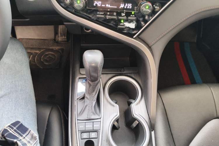Used Toyota Camry 2021 Dual-Motor 2.5 HGVP Leading Edition Gear Lever