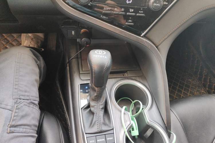Used Toyota Camry 2021 2.5G Luxury Edition Gear Lever