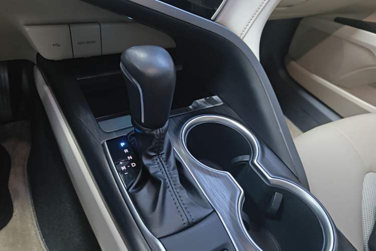 Used Toyota Camry 2021 2.0G Luxury Edition Gear Lever