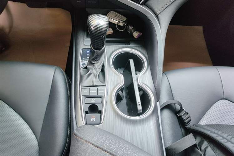 Used Toyota Camry 2021 2.5G Luxury Edition Gear Lever