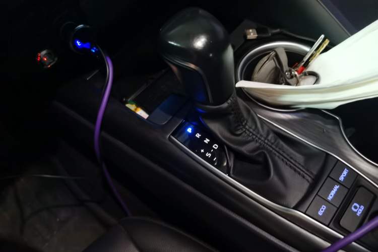 Used Toyota Camry 2021 2.5G Luxury Edition Gear Lever