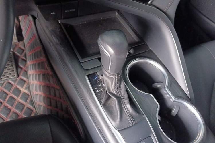 Used Toyota Camry 2021 2.0G Luxury Edition Gear Lever