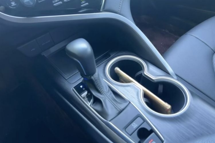 Used Toyota Camry 2021 2.0G Luxury Edition Gear Lever