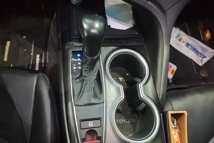 Used Toyota Camry 2021 2.0G Luxury Edition Gear Lever