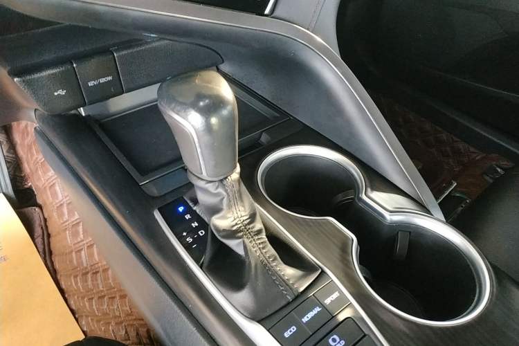 Used Toyota Camry 2021 2.5G Luxury Edition Gear Lever