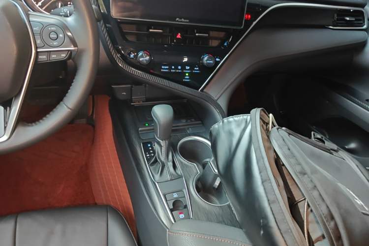 Used Toyota Camry 2021 2.0G Luxury Edition Gear Lever