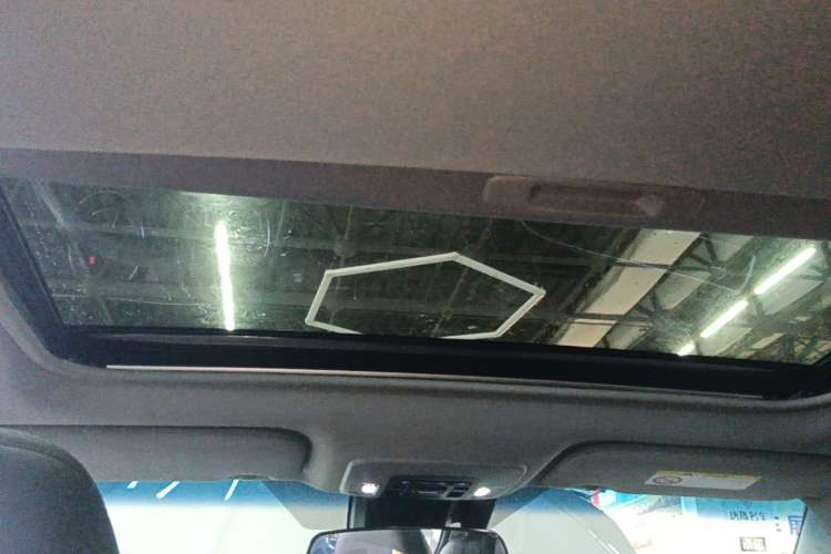 Used Toyota Camry 2021 2.0G Luxury Edition Headliner