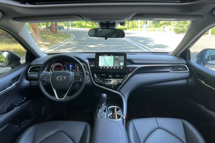 Used Toyota Camry 2021 2.0G Luxury Edition Interior 1