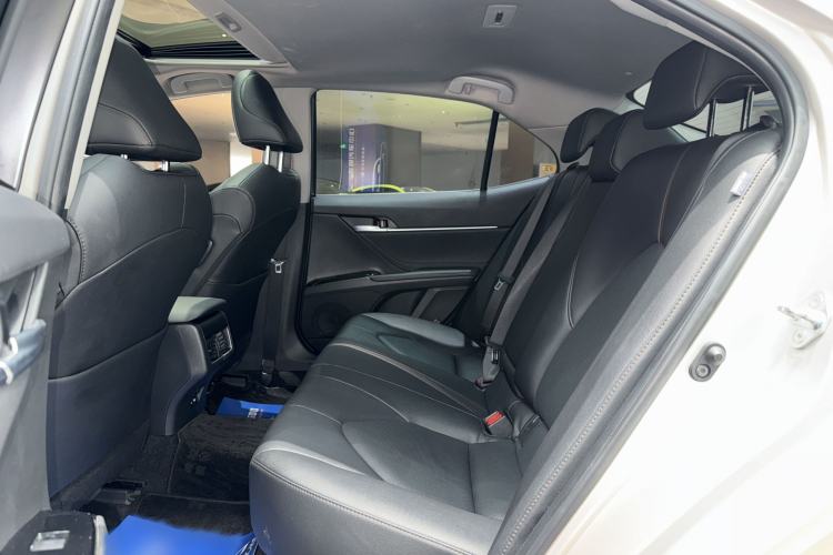 Used Toyota Camry 2021 2.0G Luxury Edition Interior 4