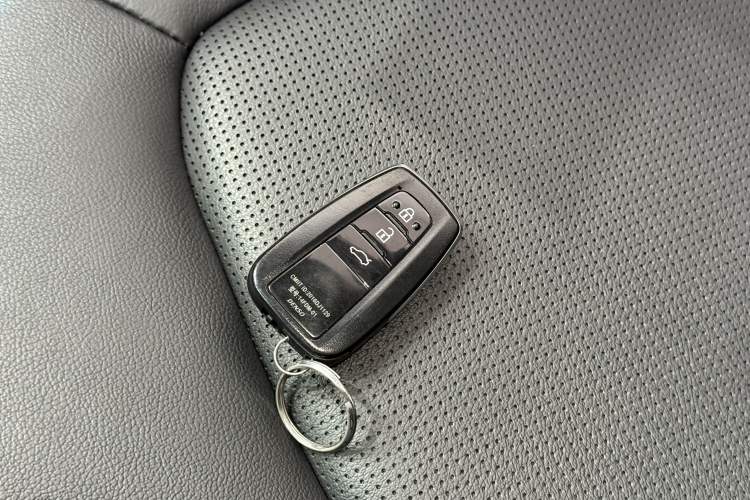 Used Toyota Camry 2021 2.0G Luxury Edition Interior 5
