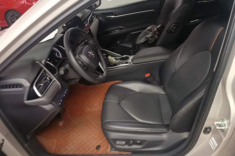 Used Toyota Camry 2021 2.0G Luxury Edition Left Front Seat