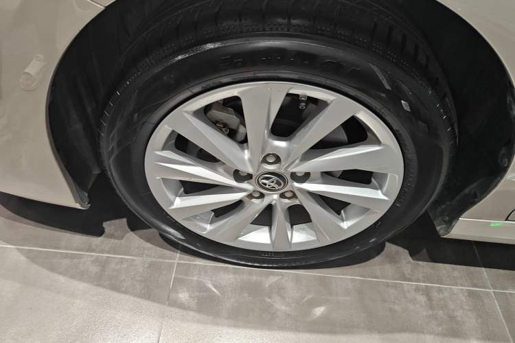 Used Toyota Camry 2021 2.0G Luxury Edition Left Front Wheel Hub