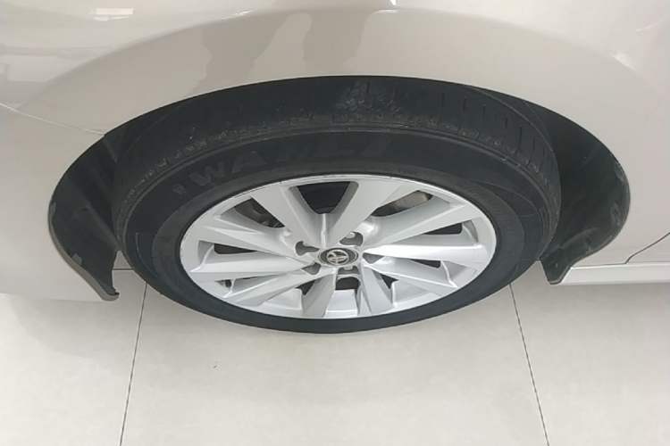 Used Toyota Camry 2021 Dual-Motor 2.5 HGVP Leading Edition Left Front Wheel Hub